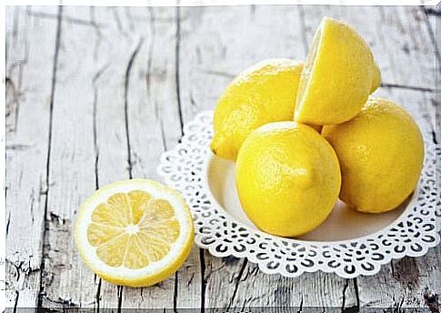 Benefits of honey and lemon candies.