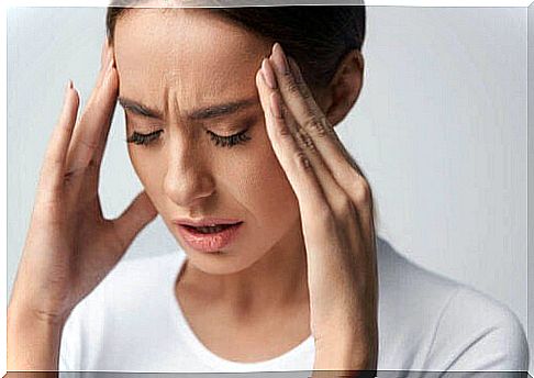 Treatments for ophthalmic migraines